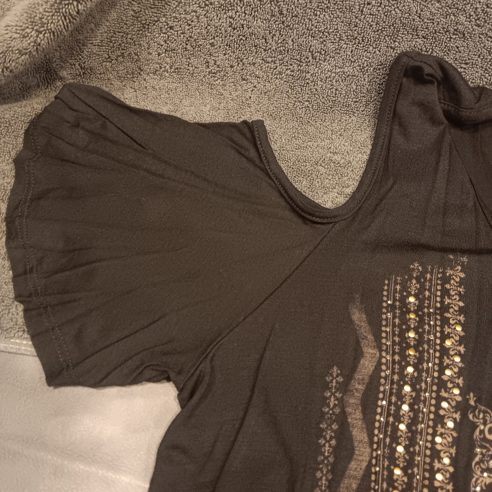 New! Vocal Black Graphic Embellished Cold Shoulder Top with Lace Detail - Picture 7 of 10